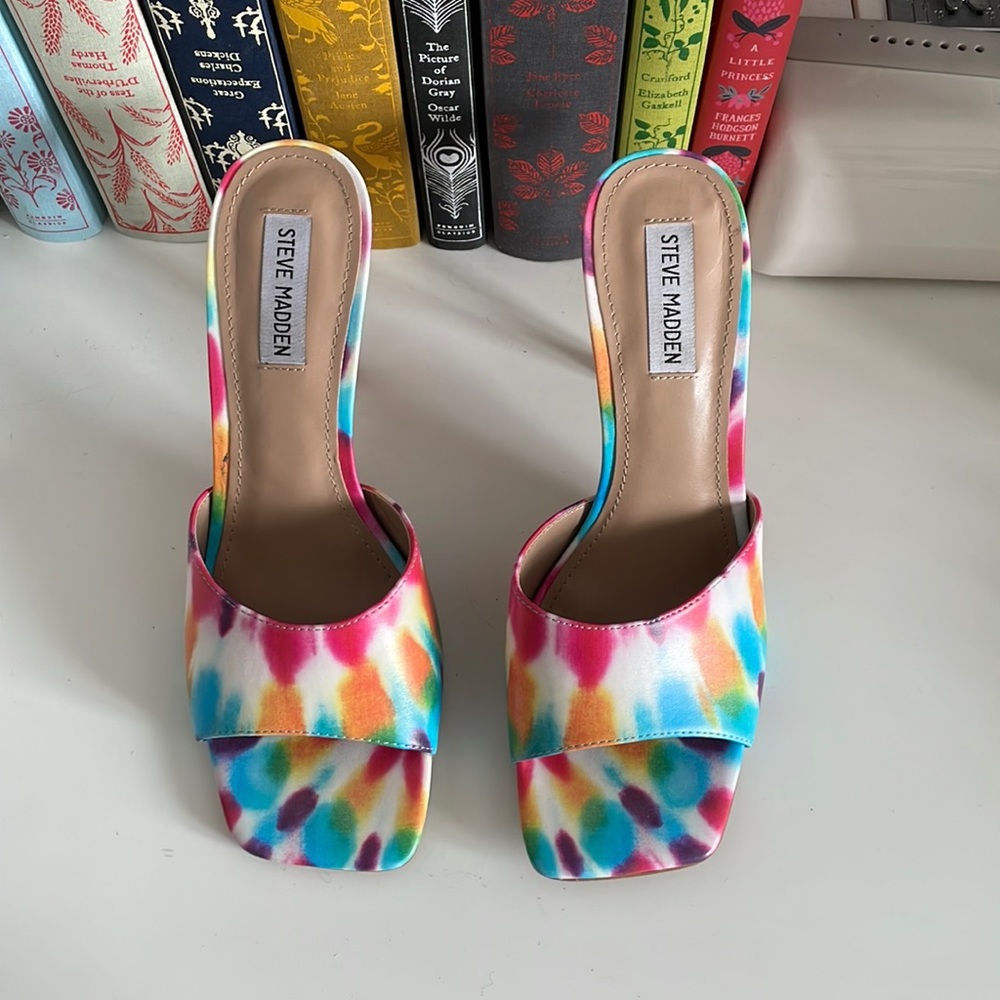 STEVE MADDEN SIGNAL TIE DYE EFFECT MULES